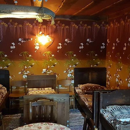 Oreiviu Uzuoveja Kaimynai Buitenkant foto